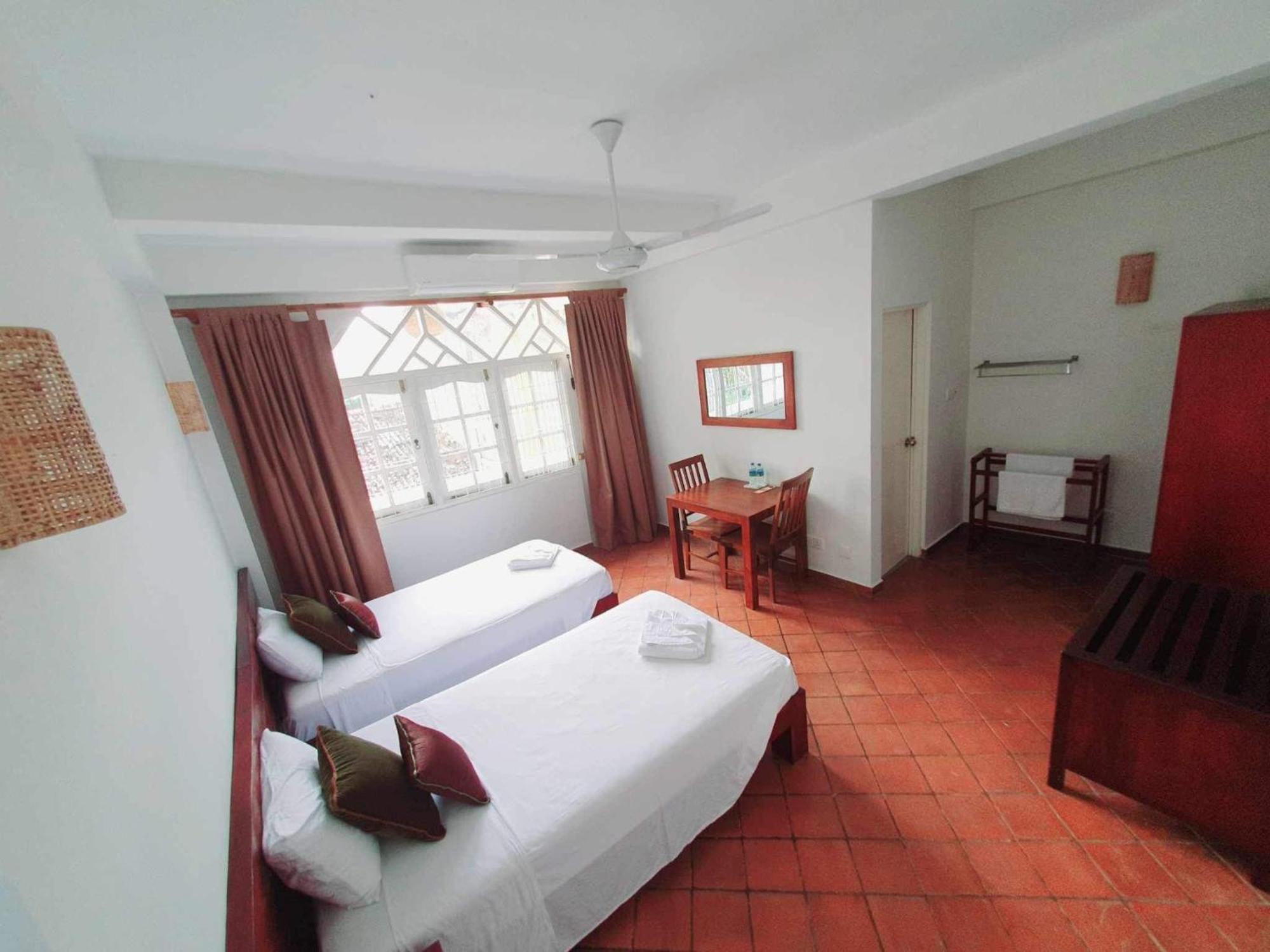 Mountbaylk Hotel Dehiwala-Mount Lavinia Buitenkant foto
