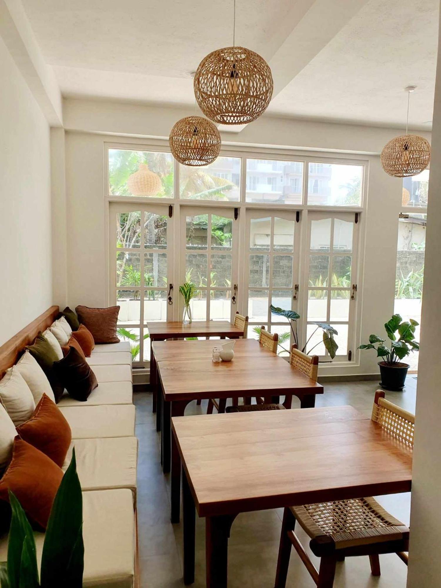 Mountbaylk Hotel Dehiwala-Mount Lavinia Buitenkant foto